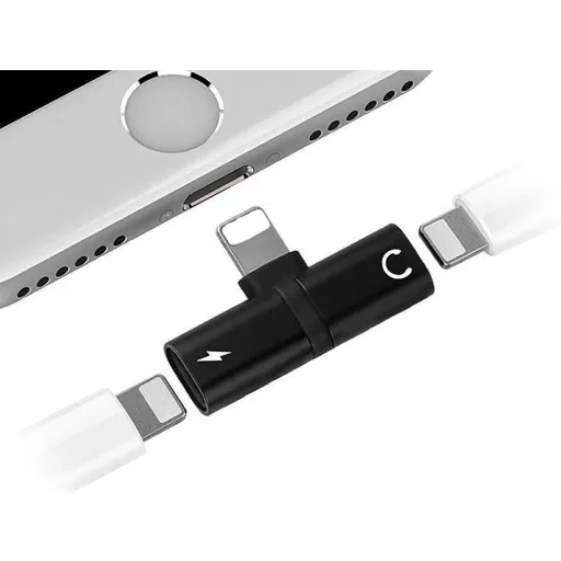 Rozbočovací adaptér Apple  - počúvanie hudby a nabíjanie súčasne