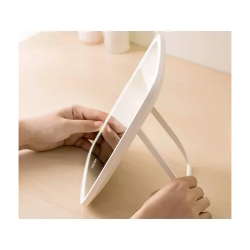 LED kozmetické zrkadlo na líčenie