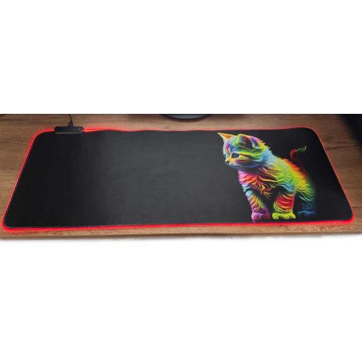 Veľká podložka pod myš s LED podsvietením 80 x 30 cm - s farebným mačacím vzorom